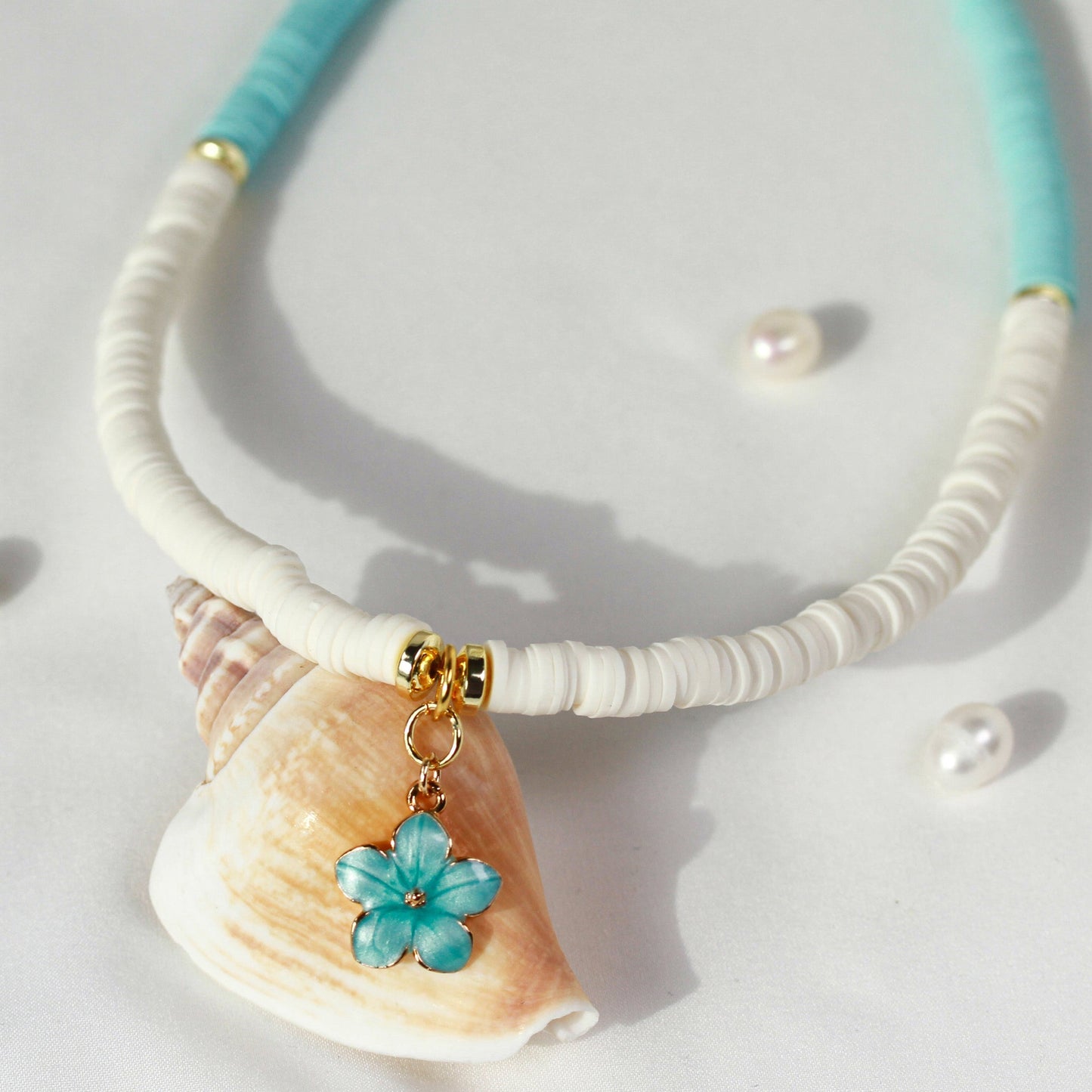 Laguna Blossom – Maritime Katsuki-Halskette mit Blüten-Anhänger