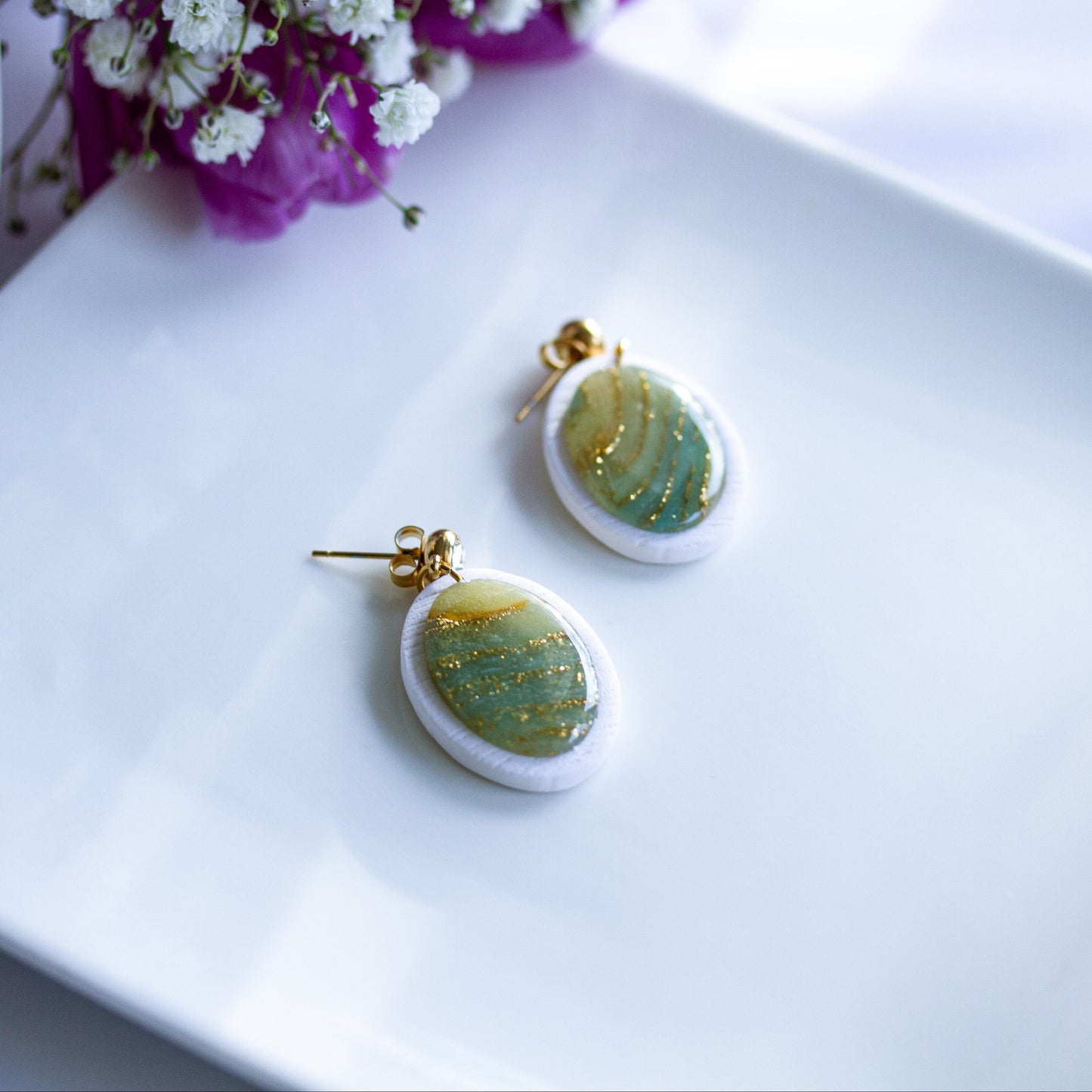 Ivory Sage Glow Oval – Ohrringe