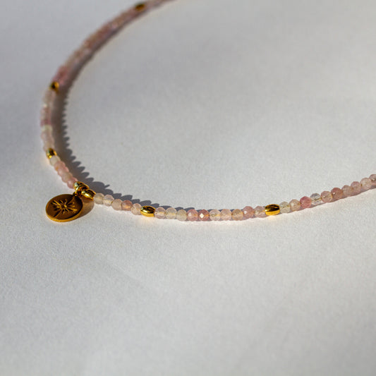 Rosé Bloom – Filigraner Rosenquarz-Choker