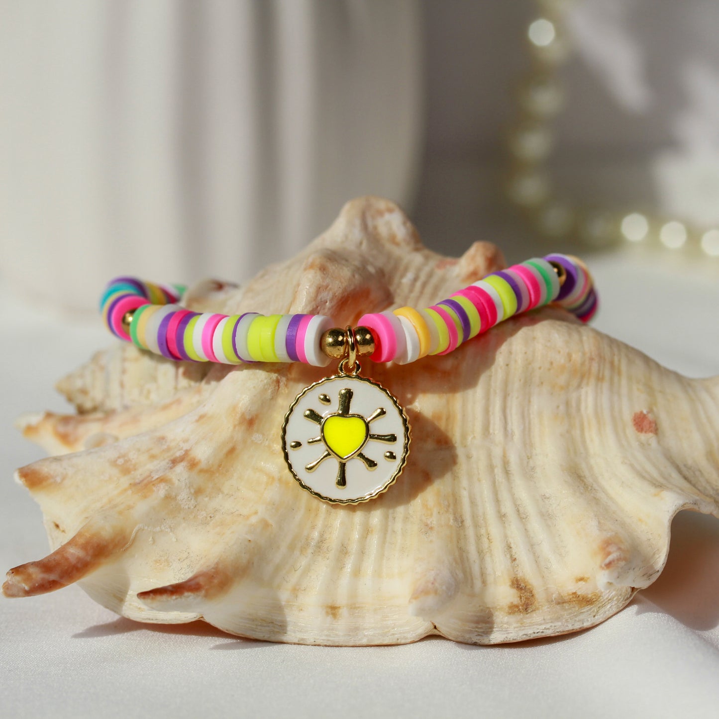Radiant Heart – Katsuki-Armband mit Emaille-Herz