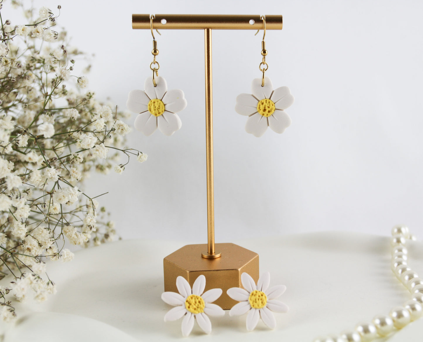 Weiße Blumen Gänseblümchen Daisy Creolen Ohrstecker Polymer Clay Ohrringe