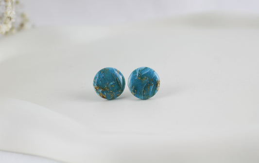 Elegante Türkis-Gold Ohrstecker – Handgefertigte Polymer Clay Ohrringe