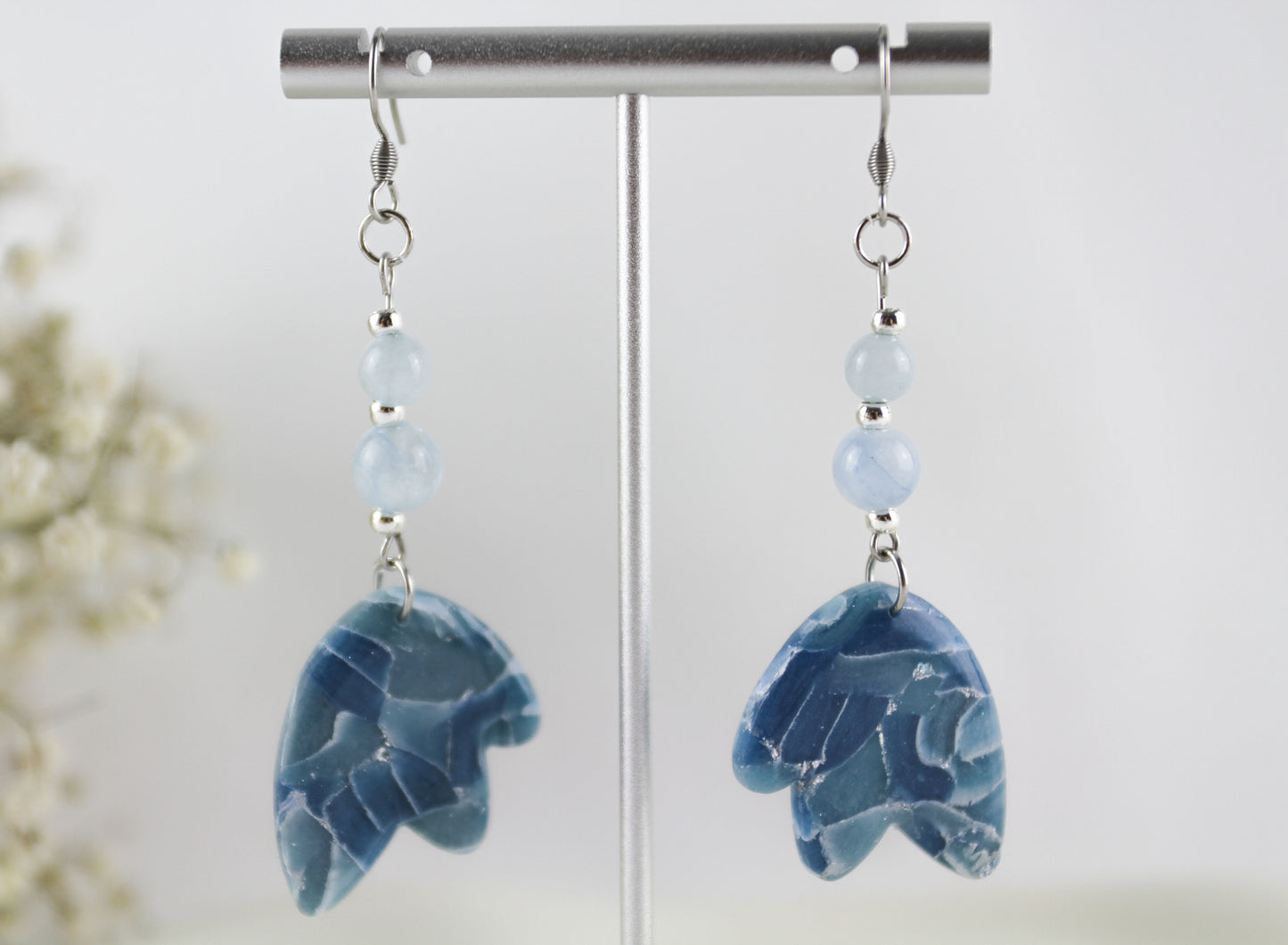 Blaue natursteininspirierte Flügel Polymer Clay Ohrringe - Kollektion