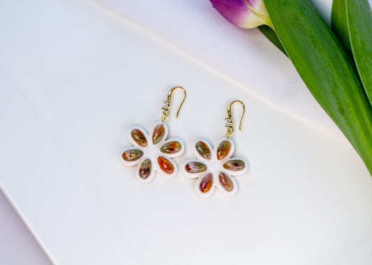 Amber Daisy Bloom – Florale Ohrringe