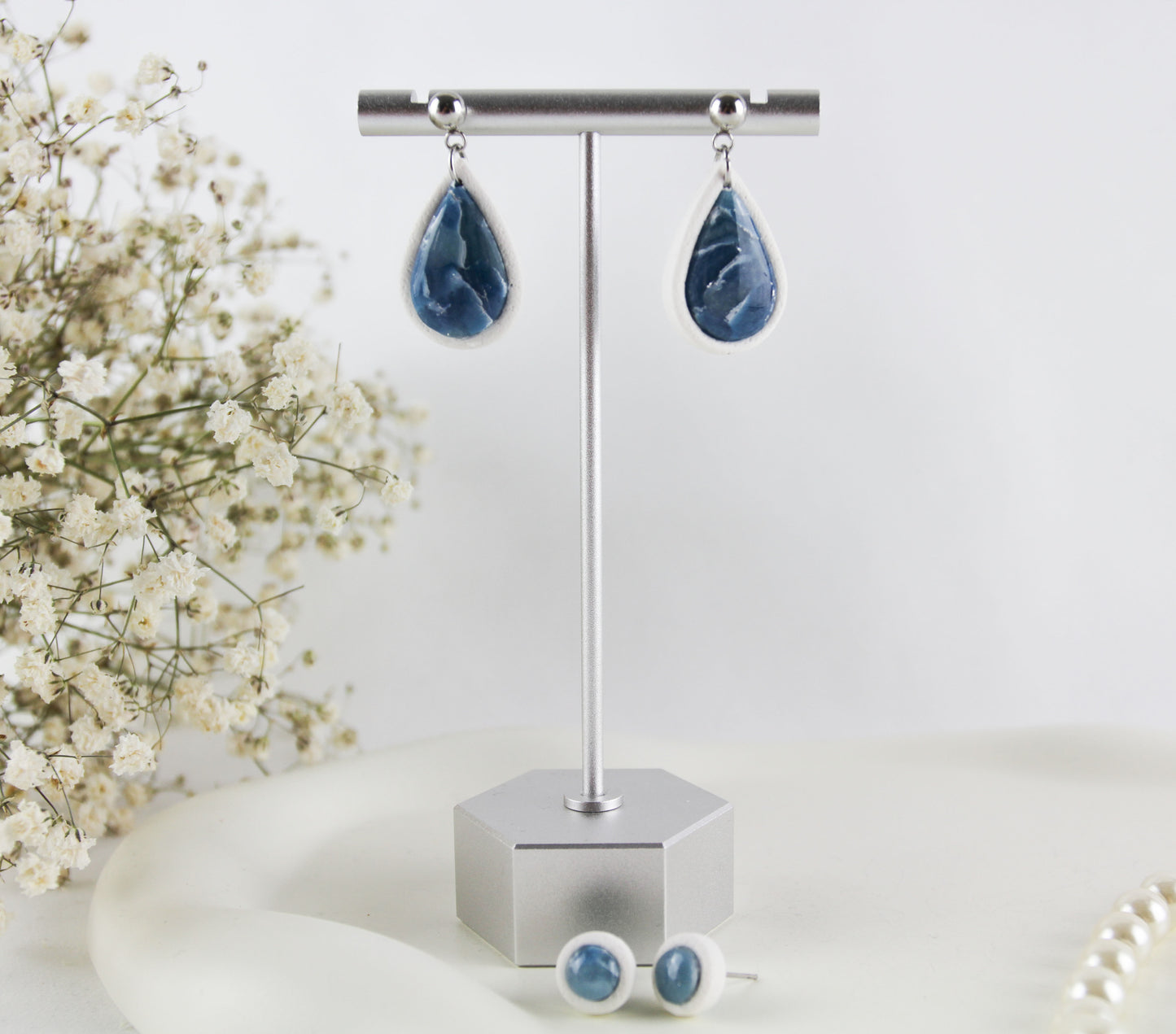 Blau weiße Tropfen Hänge Polymer Clay Ohrringe