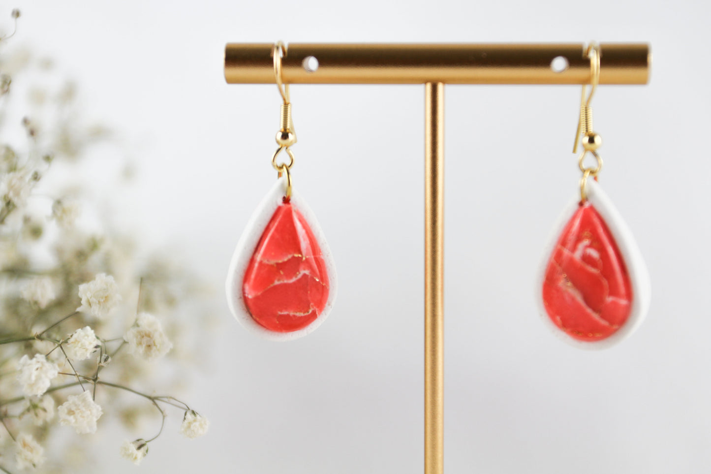 Rot weiße Tropfen Hänge Polymer Clay Ohrringe