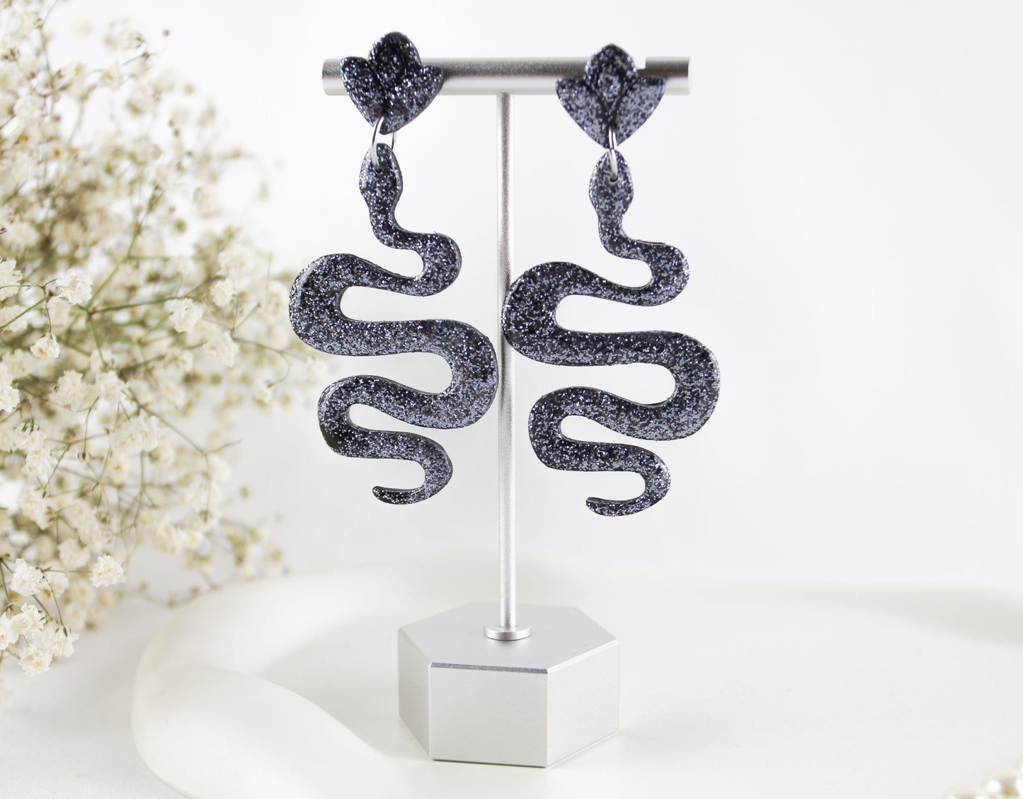 Schwarze Glitzer Schlangen Polymer Clay Ohrringe