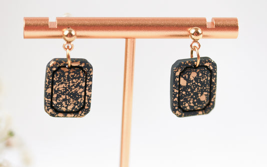 Schwarz-Gold Mini Statement Ohrringe – Handgefertigte Polymer Clay Ohrringe