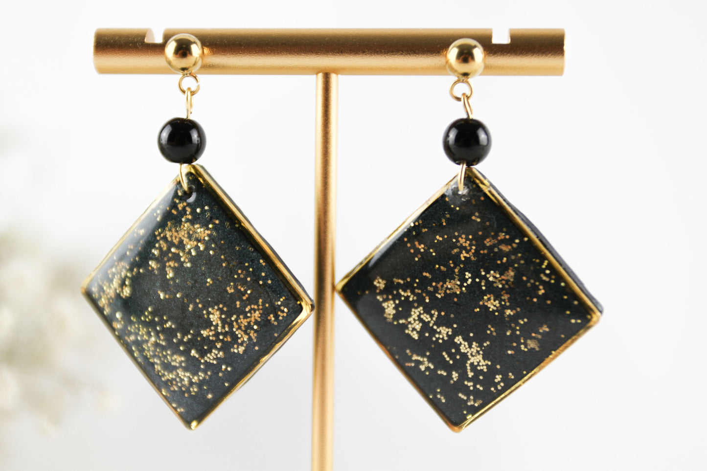 Schwarz Goldene Geometrische Statement Polymer Clay Ohrringe mit Naturstein