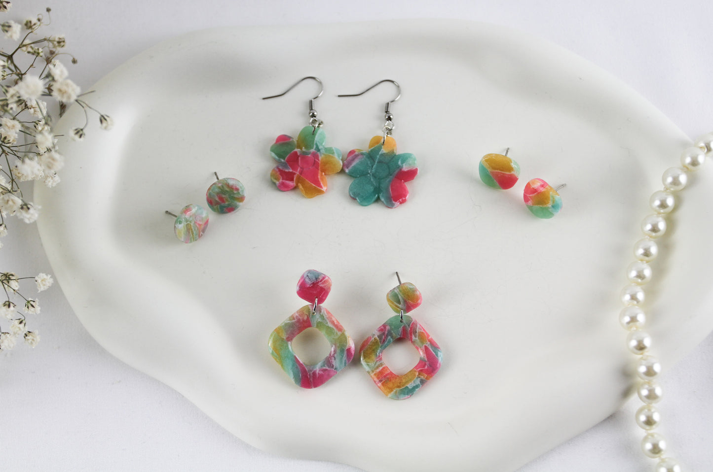 Bunte Marmor imitierte Polymer Clay Ohrringe und Ohrstecker