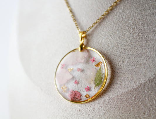 Echte Rosa Blüten – Handgefertigtes Harz Schmuckset aus Ohrringen & Halskette