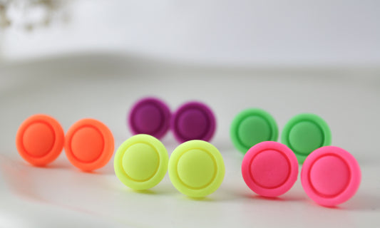 Neon Ohrstecker – Handgefertigte auffällige Polymer Clay Studs