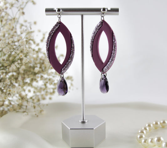 Elegante Lila Kristall Ohrringe – Handgefertigte Polymer Clay Statement