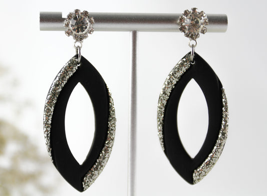 Elegante Schwarze Ohrringe mit Silberkristall – Polymer Clay Statement