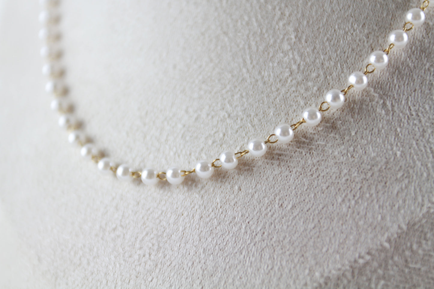 Zarte elegante Perlenkette – Handgefertigte klassische Halskette