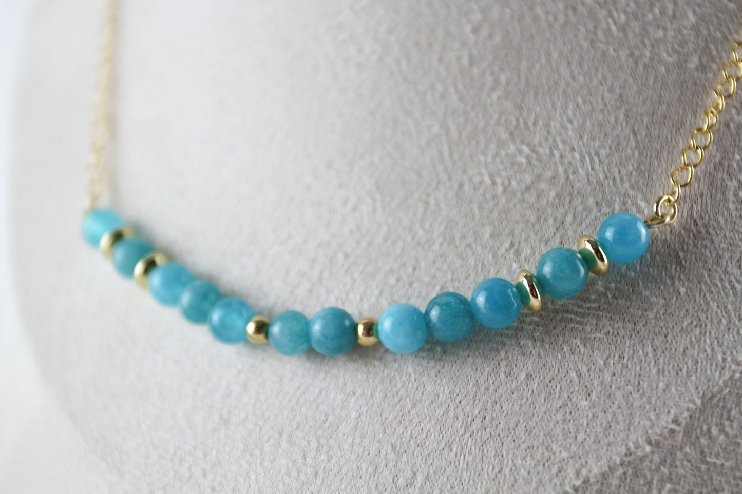 Türkise Naturstein Perlenkette & Armband – Handgefertigtes Schmuckset