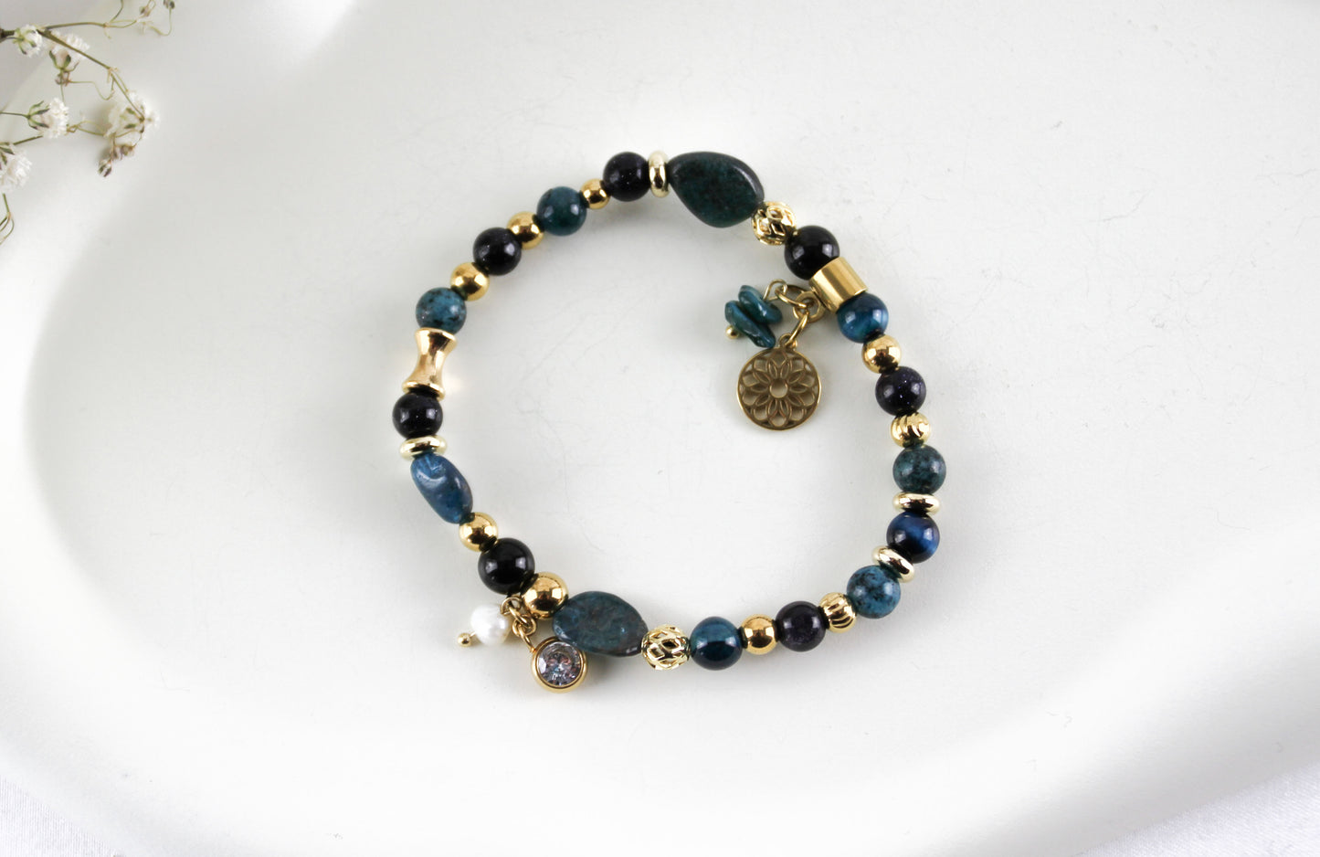 Magisches Tigerauge Armband in blau mit Natursteinen