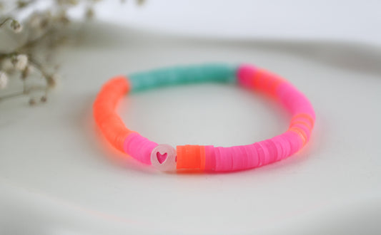 Neon Jelly Glow Armband – Katsuki Perlenarmband mit Glow-in-the-Dark Herzperle