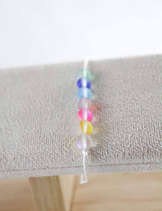 Schimmerndes Regenbogen-Steinarmband – Handgefertigtes Kristallarmband