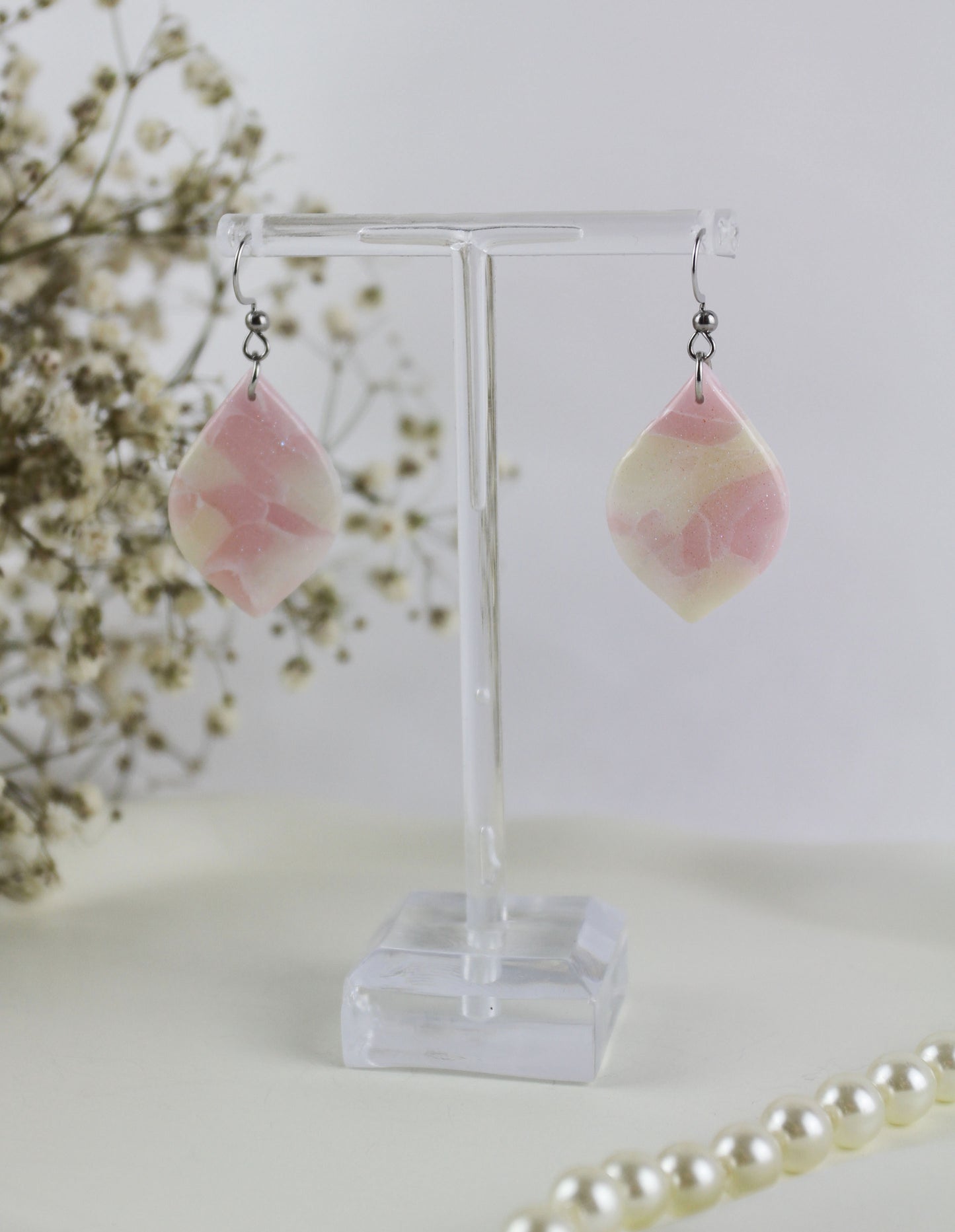 Pastell rosa creme Hängeohrringe