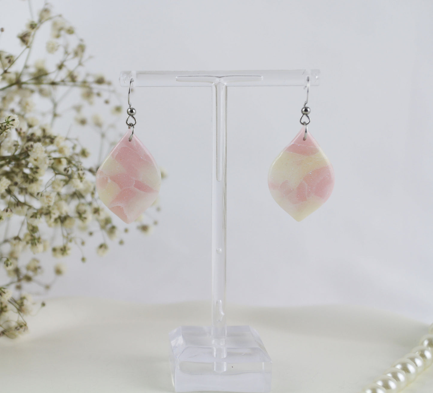 Pastell rosa creme Hängeohrringe