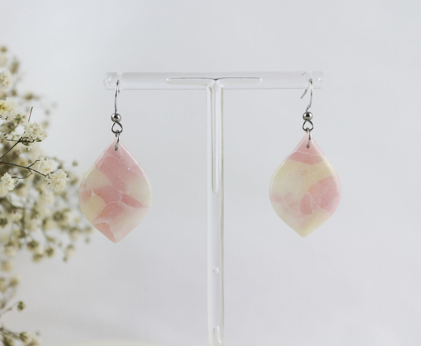 Pastell rosa creme Hängeohrringe