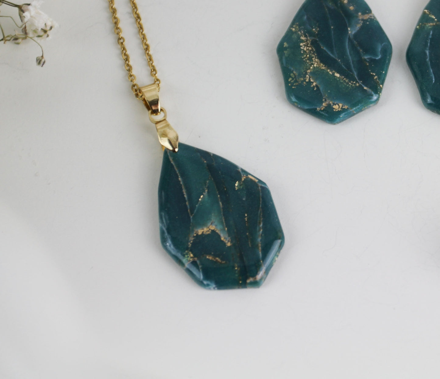 Elegante türkis goldene Polymer Clay Ohrringe und Halskette - Kollektion