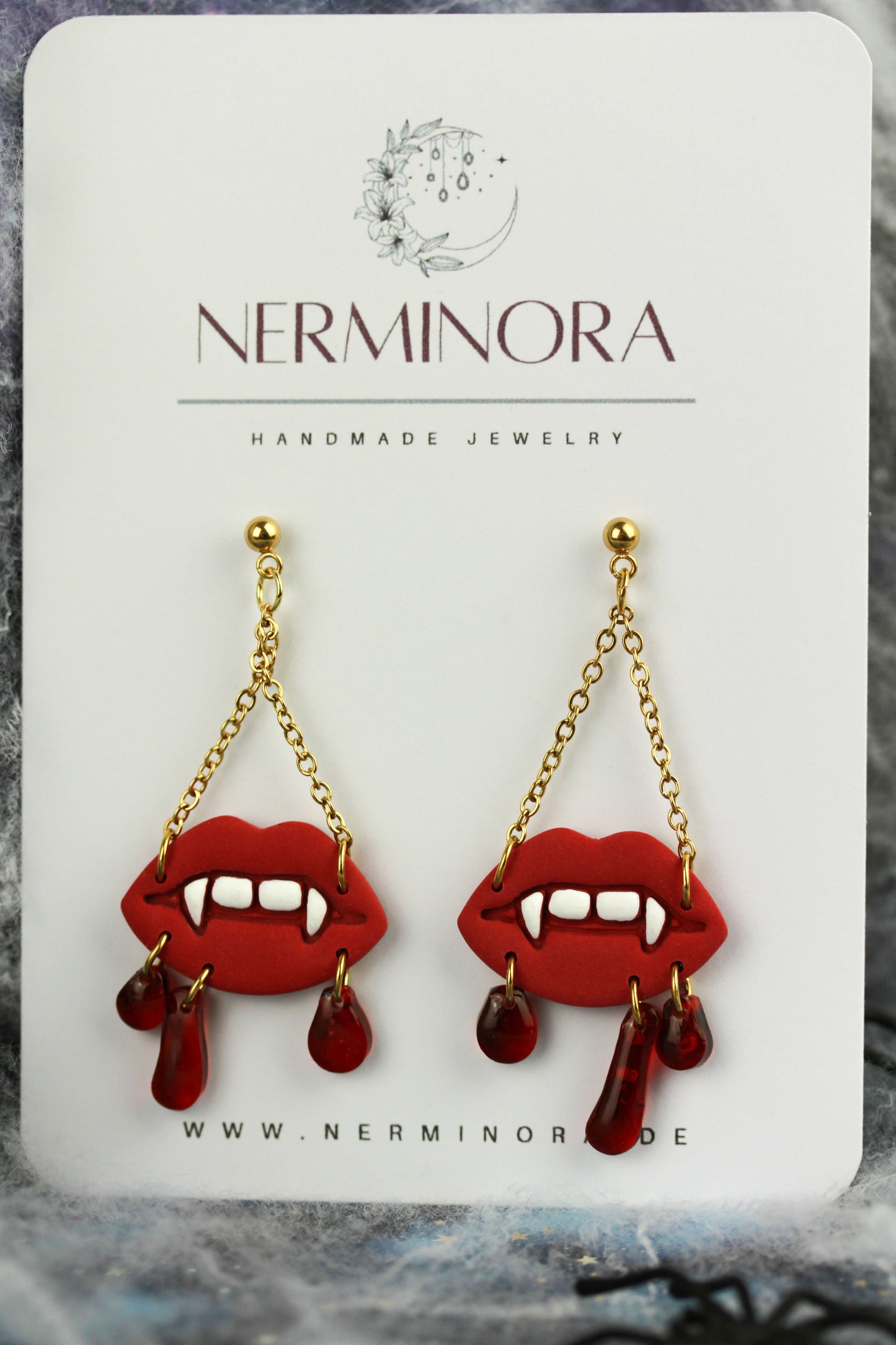 Blutige Lippen Ohrringe – Handgefertigte Horror Statement Ohrringe | Halloween Edition