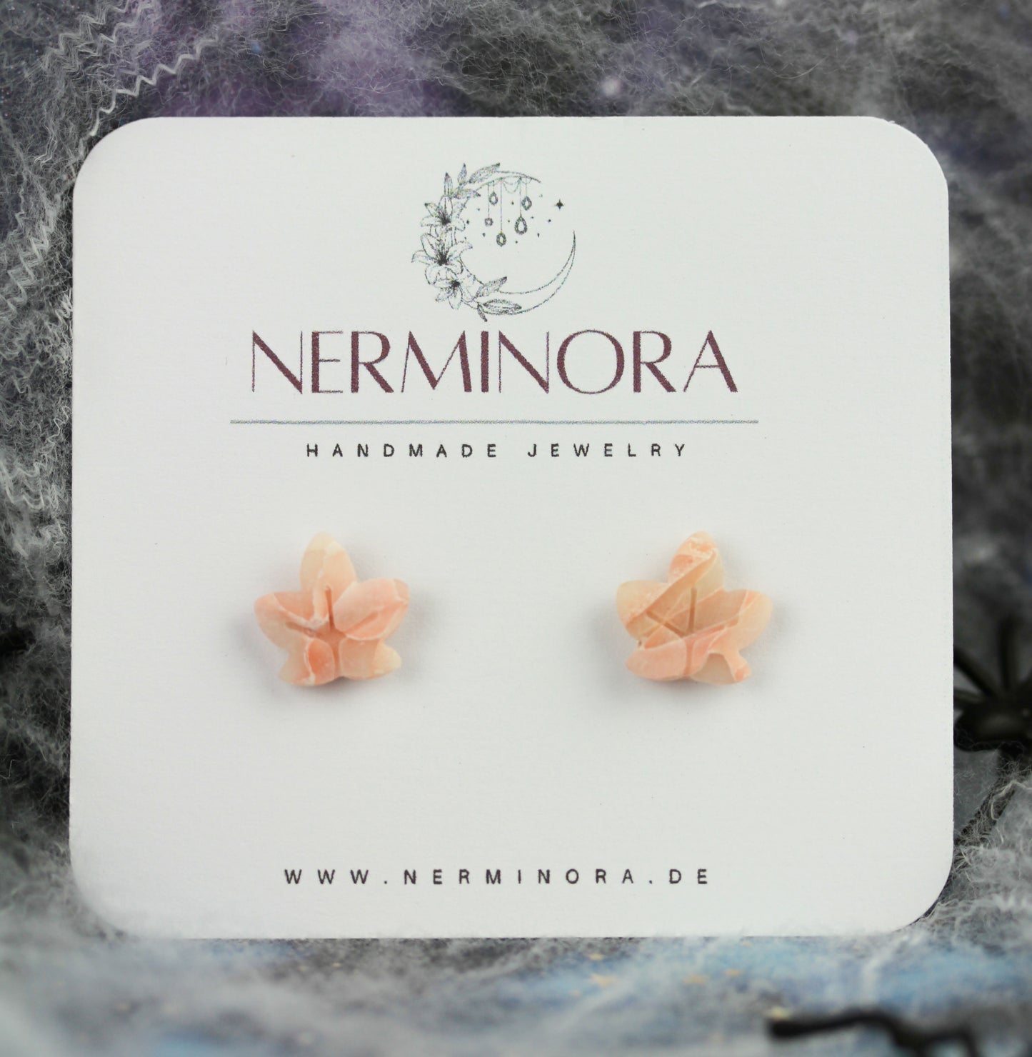 Kleine Ahornblatt Ohrstecker – Handgefertigte Polymer Clay Studs