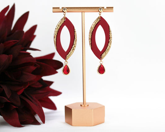 Elegante Rote Kristall Ohrringe – Handgefertigte Polymer Clay Statement