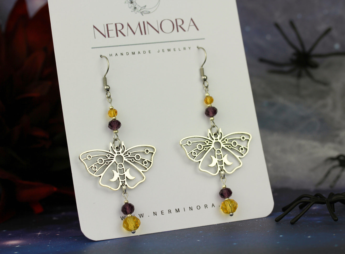 Silver Butterfly Ohrringe mit lila-gelben Kristallperlen – Amberwing Kollektion