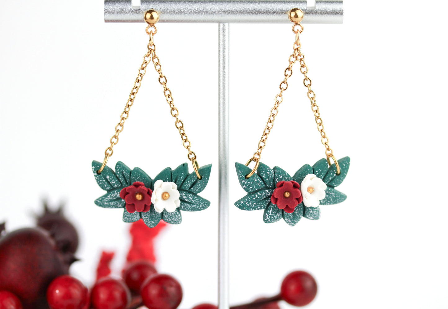 Mistelzweig Polymer Clay Hängeohrringe – Handgefertigte Weihnachts-Statement Ohrringe