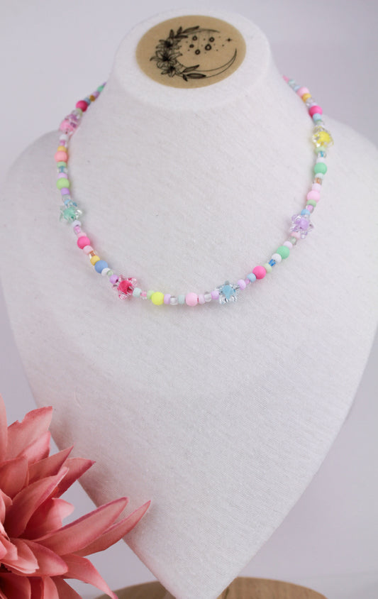 Bunte Sterne Perlenkette – Verspielte handgefertigte Perlenhalskette