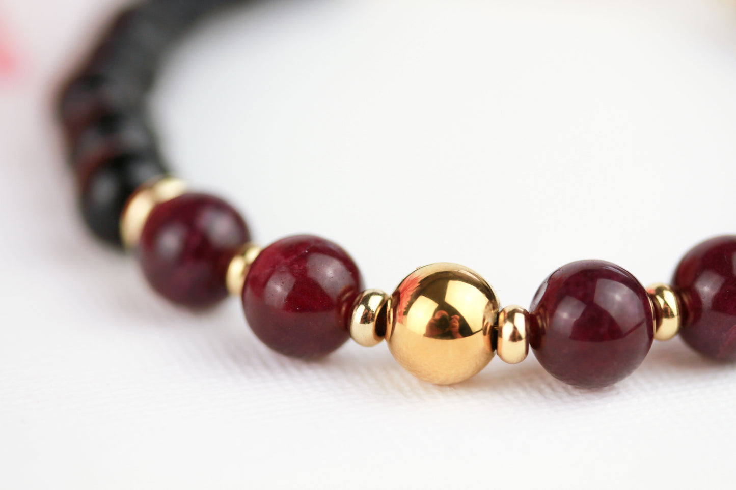Garnet & Onyx Naturstein Perlenarmband – Handgemachtes Unikat