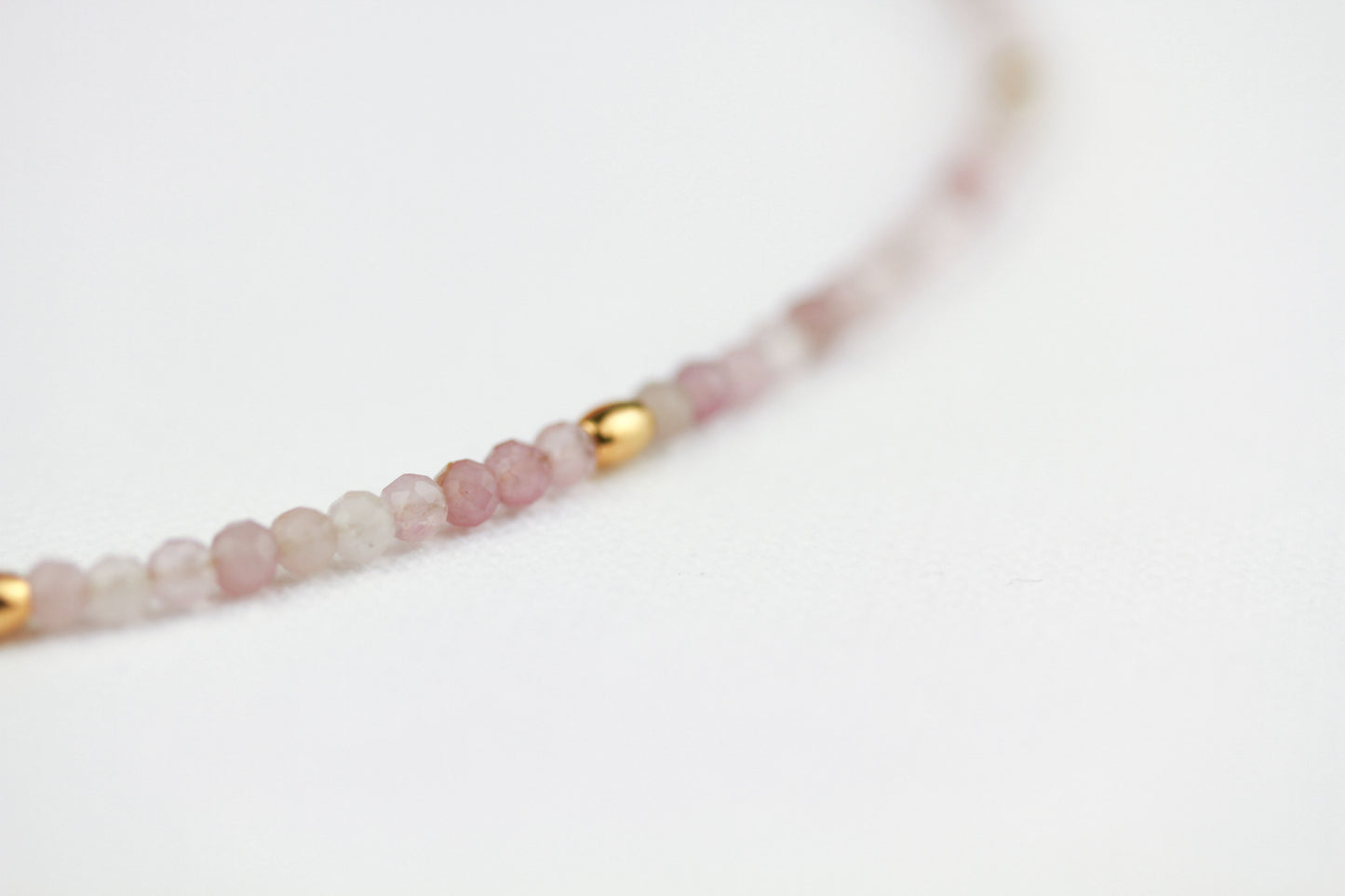 Rosenquarz Naturstein Perlenhalskette – Handgefertigt