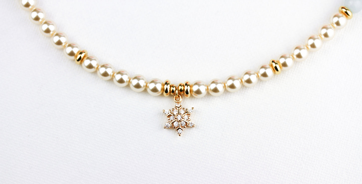 Aquamarin Perlenhalskette mit Schneeflocken-Anhänger – Handgefertigter Natursteinschmuck