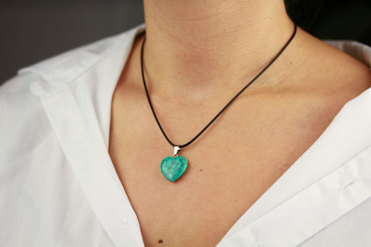 Türkis Naturstein Anhänger – Handgefertigte Naturstein-Halskette