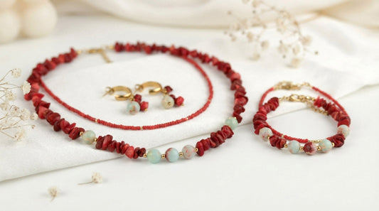 Layering Korallen Perlen Schmuckset – Kette, Armband & Ohrringe | Handgefertigt