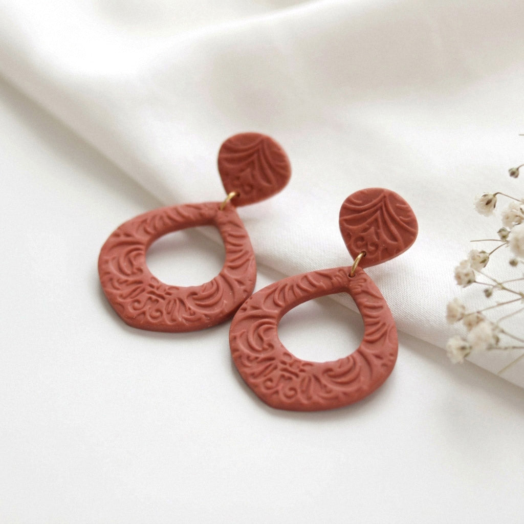 Boho Terra Cotta Ohrringe – Handgefertigte Polymer Clay Statement Ohrringe