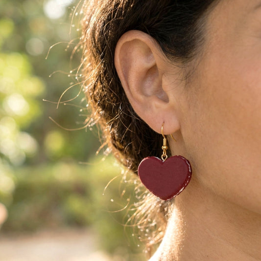 Rote Macaron Ohrringe – Handgefertigte Polymer Clay Valentinstags-Ohrringe