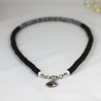 Midnight Eclipse – Schwarzer Katsuki-Choker mit silberfarbenem Anhänger