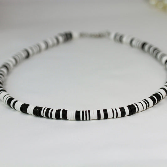 Monochrome Surf – Unisex-Katsuki-Halskette in Schwarz-Weiß