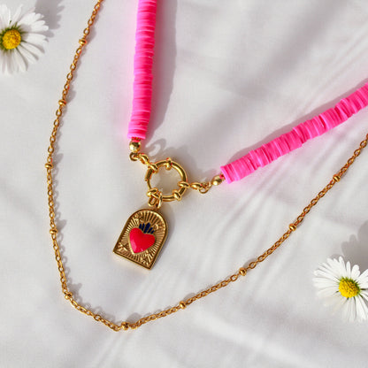 Amor Sacro – Neonpinker Katsuki-Choker mit Sacred-Heart-Anhänger