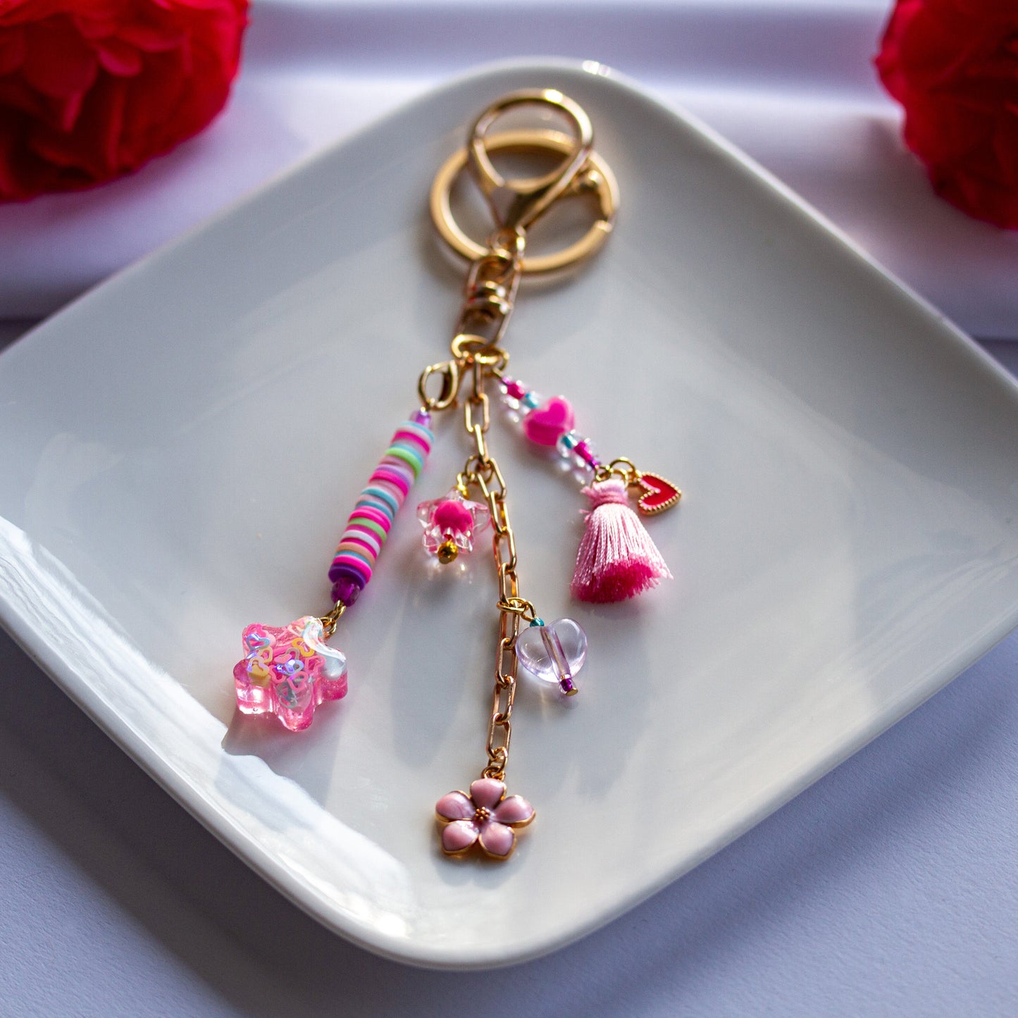 Candy – Bunter Bag Charm mit verspielten Perlen