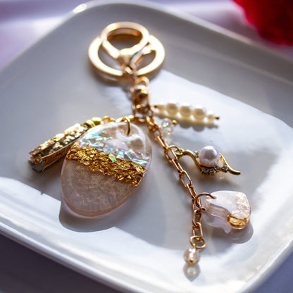 Champagne Gold – Eleganter Bag Charm in Gold und Creme