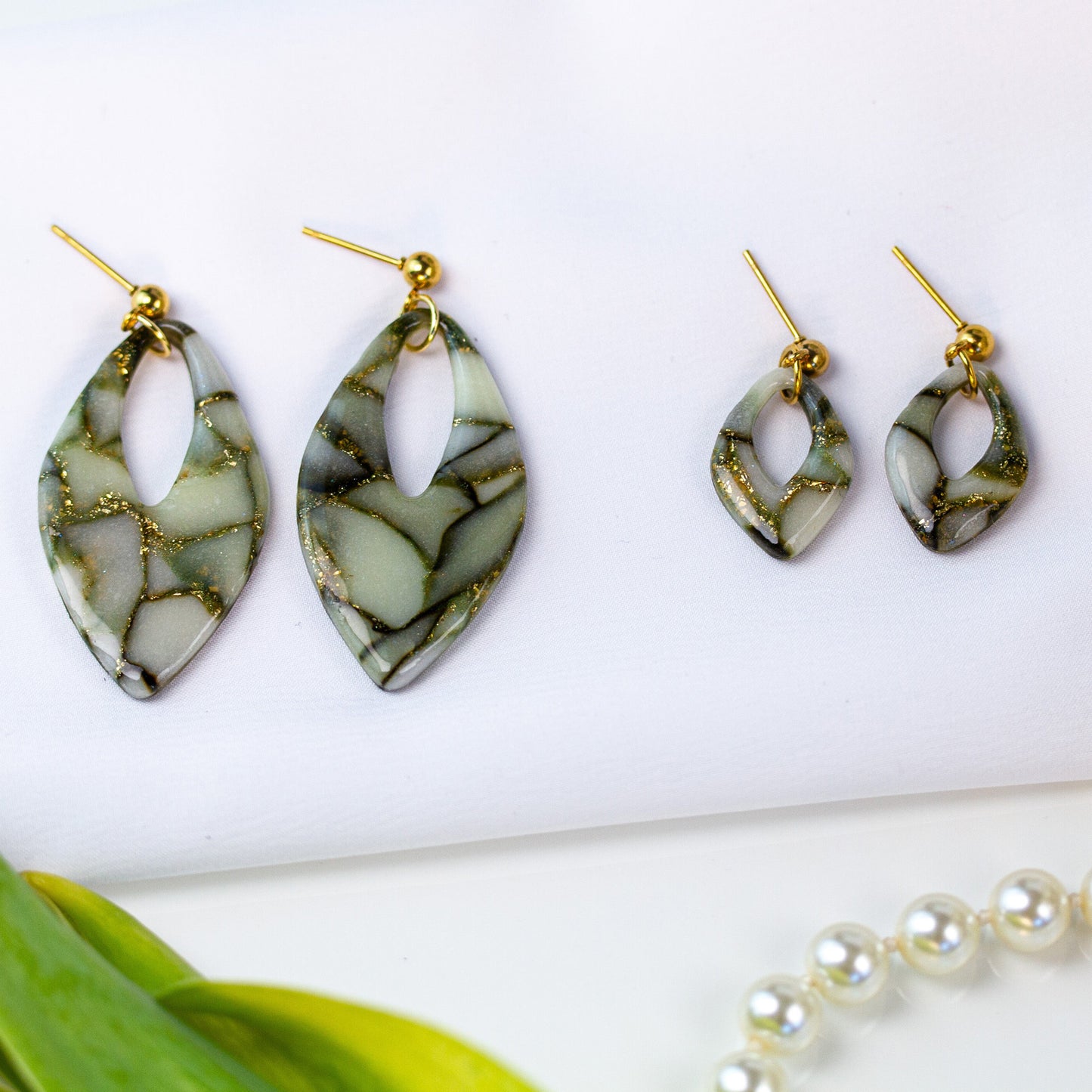 Sage Marble Leaf Mini – Ohrringe