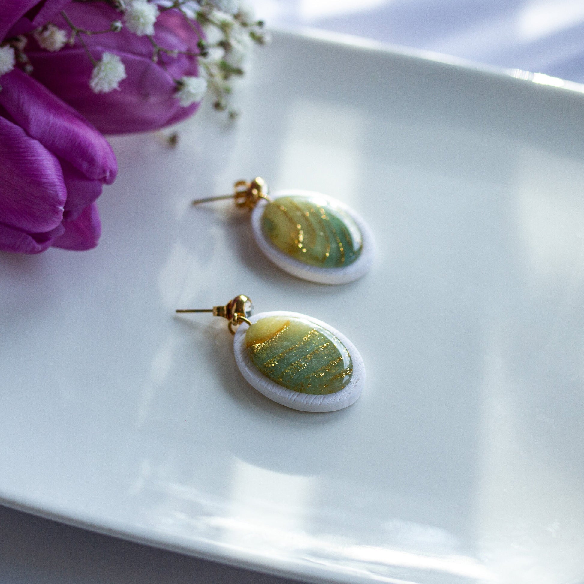 Ivory Sage Glow Oval – Ohrringe