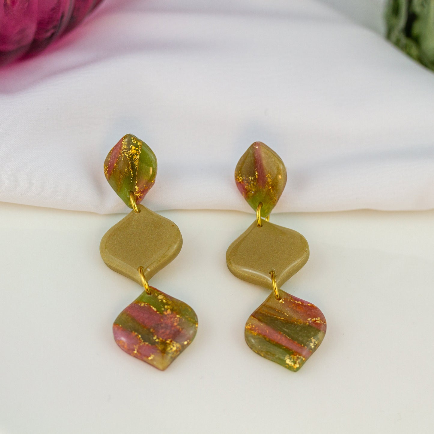 Olive Geometry Glow – Ohrringe