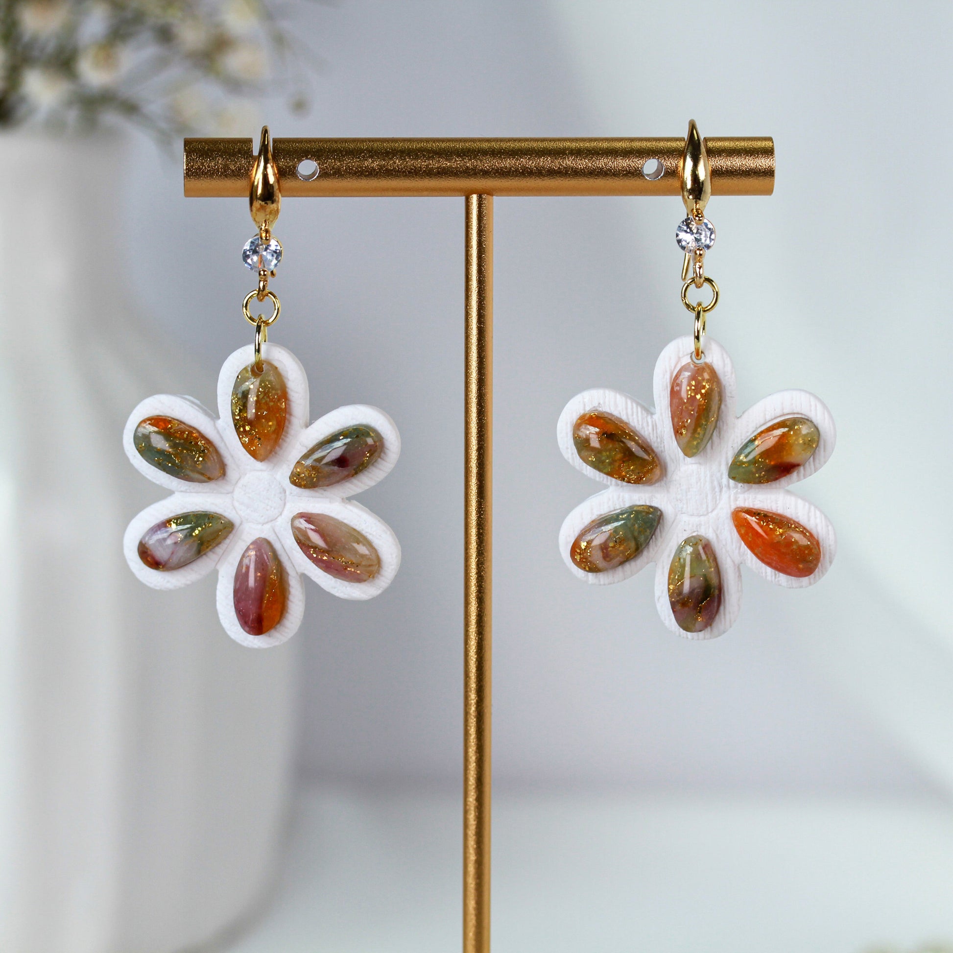 Amber Daisy Bloom – Florale Ohrringe