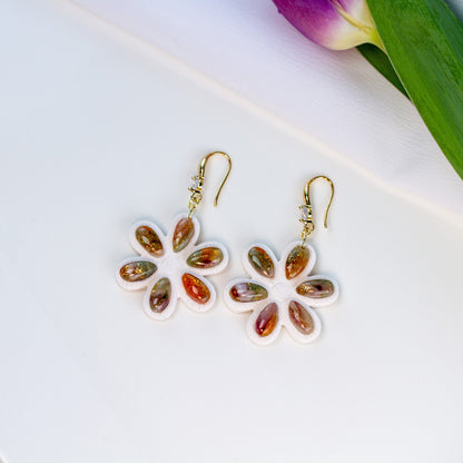 Amber Daisy Bloom – Florale Ohrringe